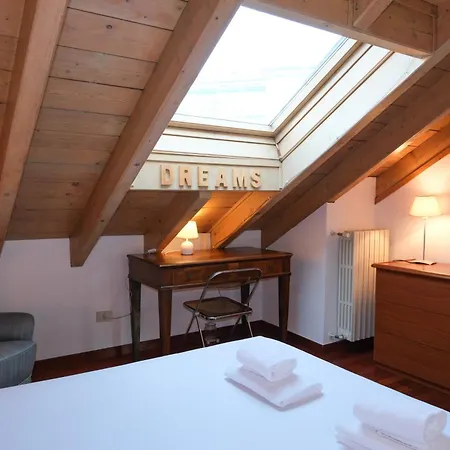 Rooftop Loft Beatrice With Terrace - Moscova * Milão